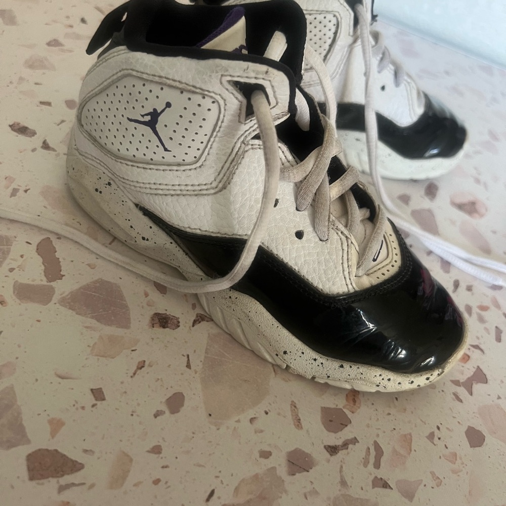 Jordan Toddler Sneakers Classic Basketball Style